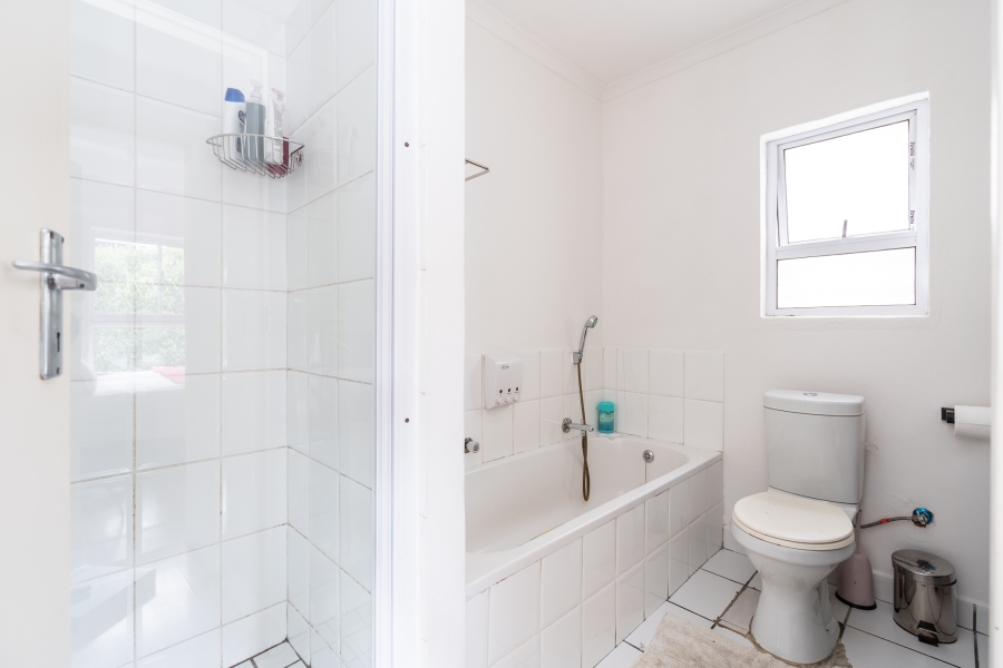 3 Bedroom Property for Sale in Thornton Western Cape